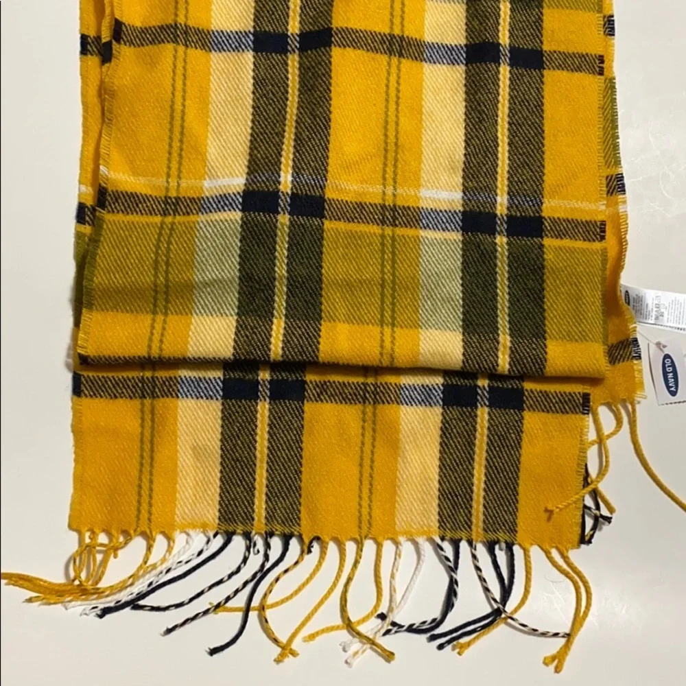 old navy yellow and black scarf 🧣